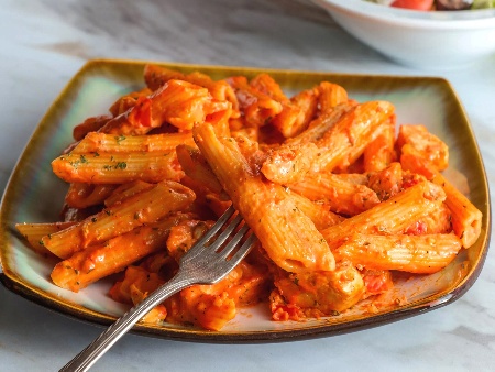Лесен сос за спагети без кайма с водка, сметана и домати - снимка на рецептата
